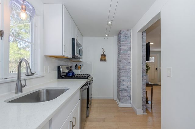 56 Acushnet Road, Mattapoisett, MA 02739