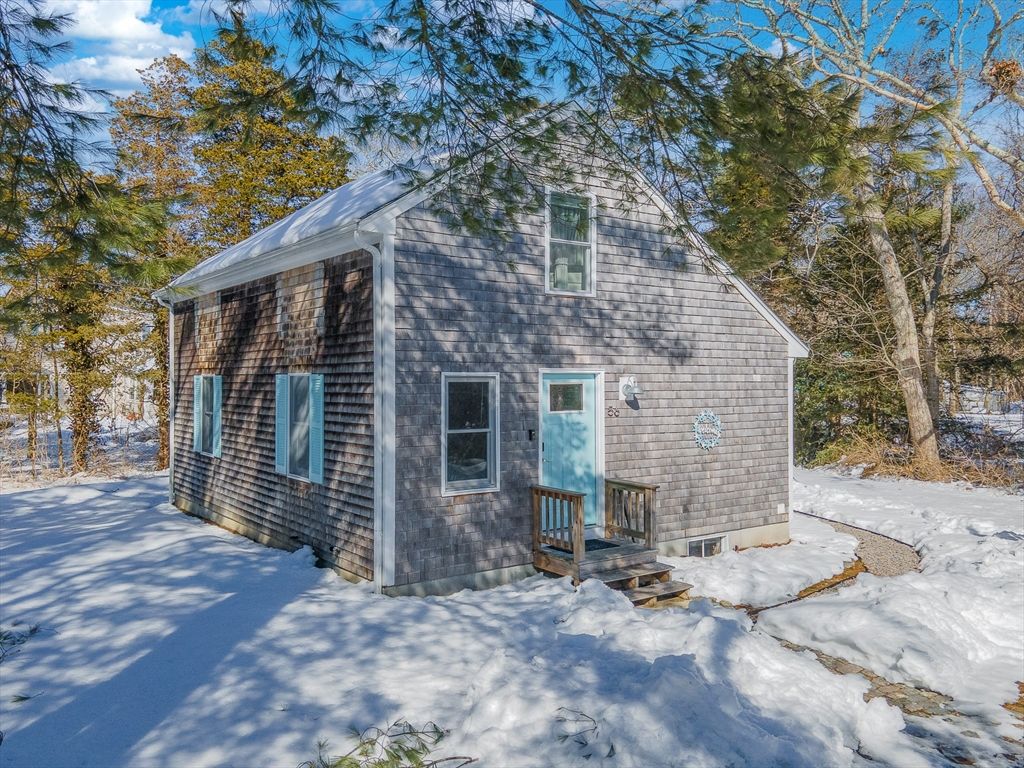 56 Acushnet Road, Mattapoisett, MA 02739