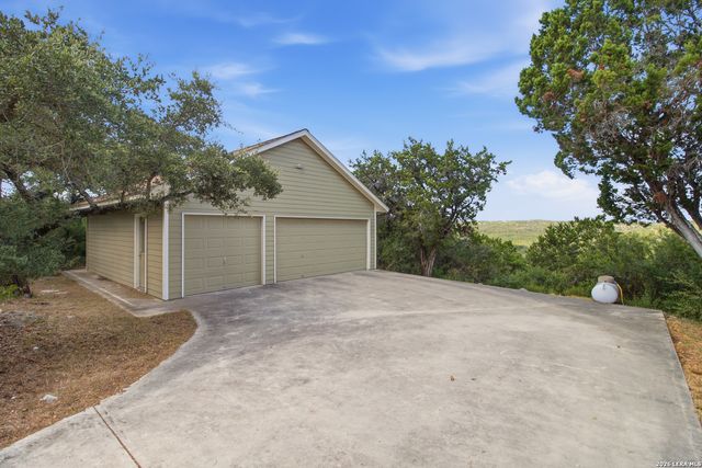 309 County Road 2751, Mico, TX 78056