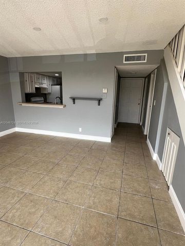 18051 NW 68th Avenue K204, Hialeah, FL 33015
