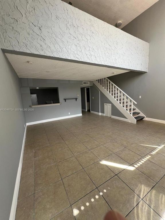 18051 NW 68th Avenue K204, Hialeah, FL 33015