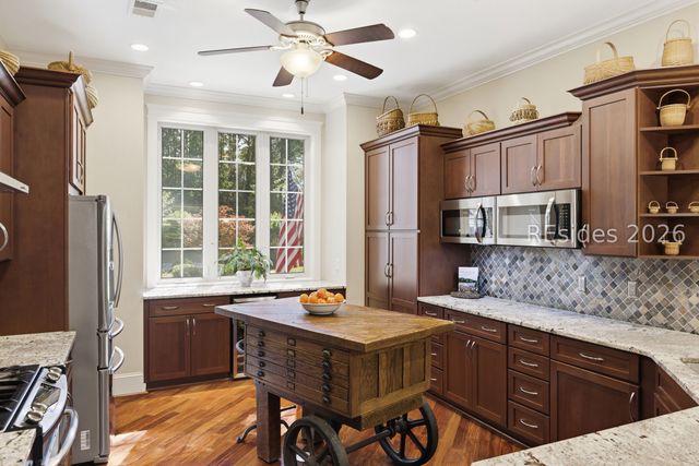 37 Anchor Cove Ct, Bluffton, SC 29910
