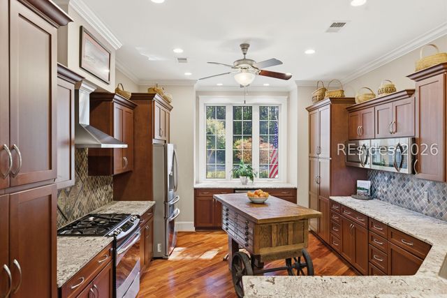 37 Anchor Cove Ct, Bluffton, SC 29910