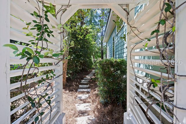 37 Anchor Cove Ct, Bluffton, SC 29910