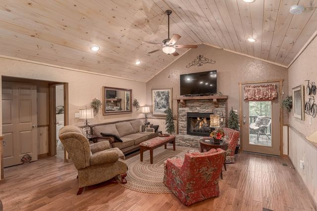337 Branch Creek Road, Blue Ridge, GA 30513