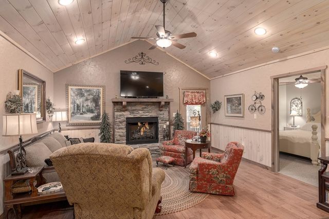 337 Branch Creek Road, Blue Ridge, GA 30513