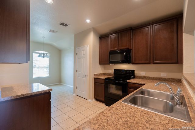 3815 Bogie Way, Converse, TX 78109