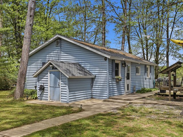 18648 Lawrence Drive, Stanwood, MI 49346