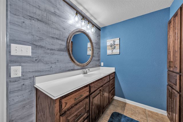 108 Lauren Court, Joshua, TX 76058