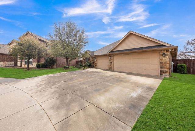 108 Lauren Court, Joshua, TX 76058