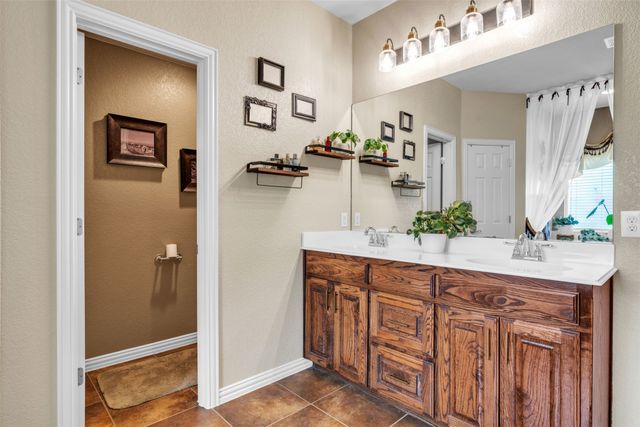 108 Lauren Court, Joshua, TX 76058