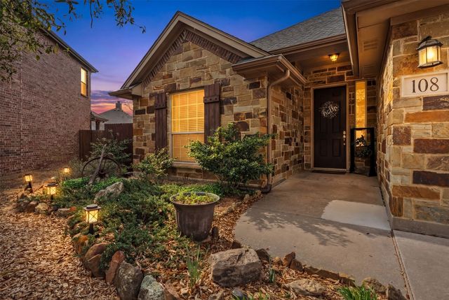 108 Lauren Court, Joshua, TX 76058