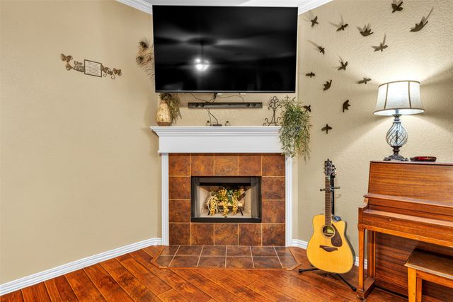 108 Lauren Court, Joshua, TX 76058