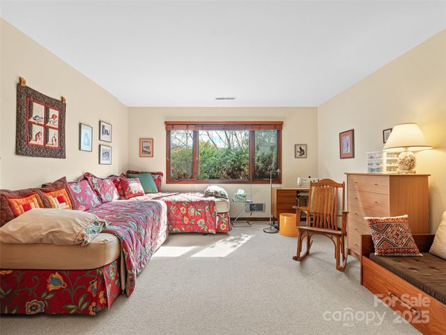 80 Stony Ridge, Asheville, NC 28804