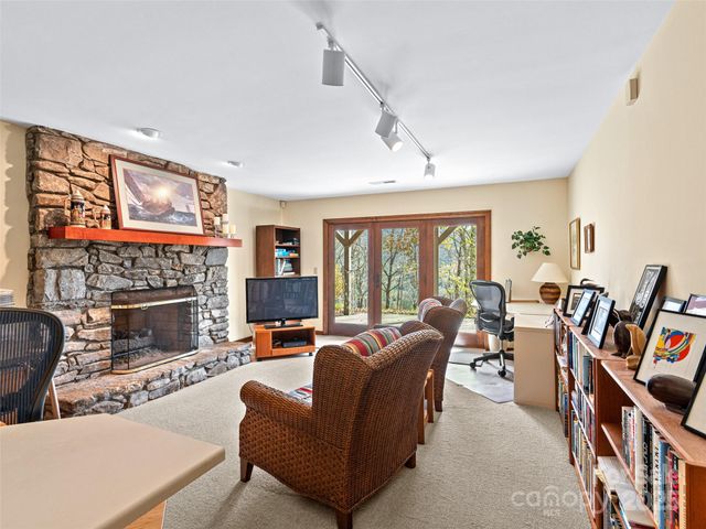 80 Stony Ridge, Asheville, NC 28804