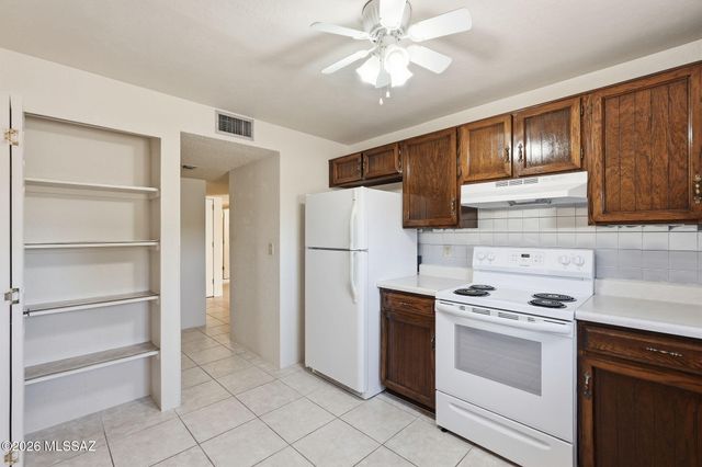436 W San Ignacio, Green Valley, AZ 85614