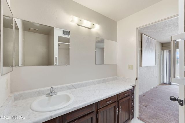 436 W San Ignacio, Green Valley, AZ 85614