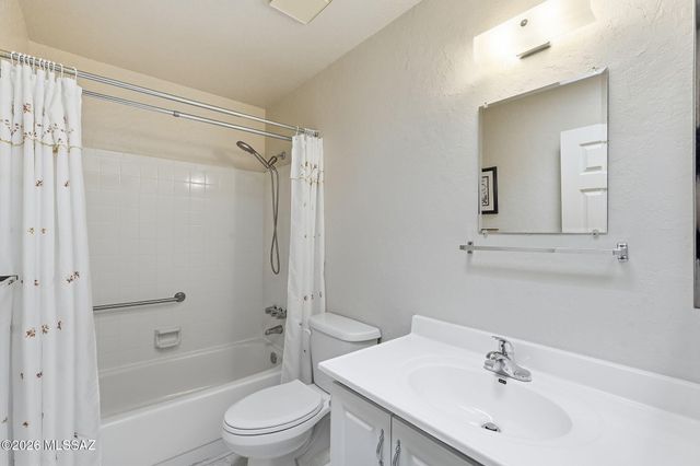 436 W San Ignacio, Green Valley, AZ 85614