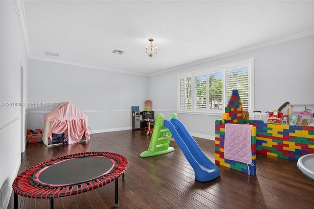 2538 Montclaire Ct, Weston, FL 33327