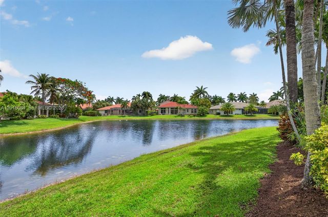 2538 Montclaire Ct, Weston, FL 33327