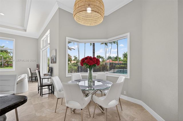 2538 Montclaire Ct, Weston, FL 33327