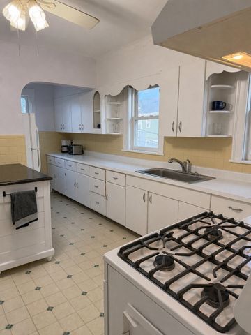27 Wisconsin Ave 2, Somerville, MA 02145