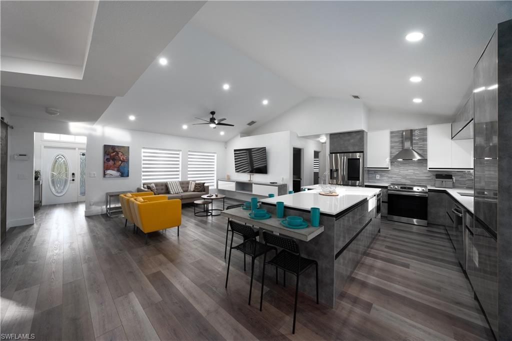 1011 9th ST SW, Naples, FL 34117