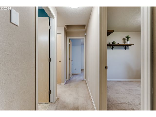 549 GILFRY Ave, Creswell, OR 97426