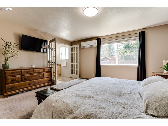 549 GILFRY Ave, Creswell, OR 97426