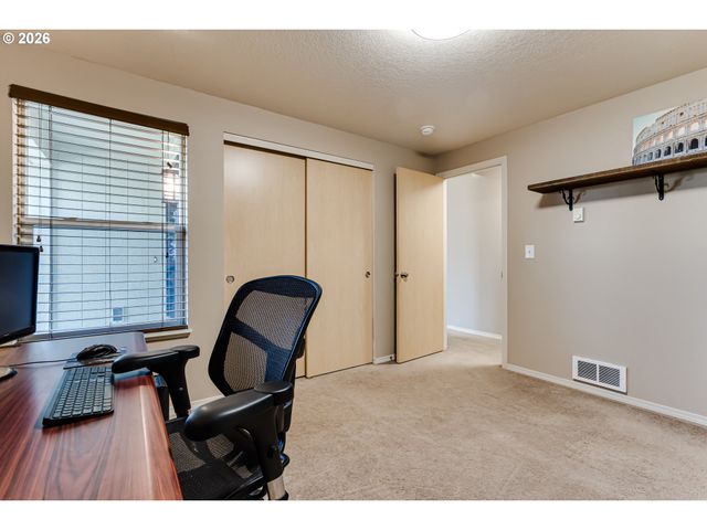 549 GILFRY Ave, Creswell, OR 97426