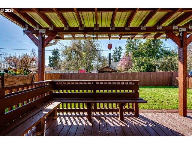 549 GILFRY Ave, Creswell, OR 97426