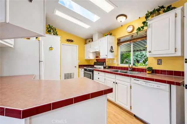 4201 Topanga Canyon Blvd 106, Woodland Hills, CA 91364