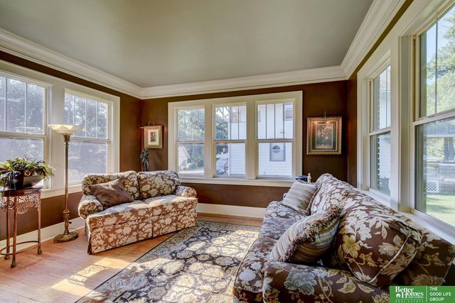 6129 Florence Boulevard, Omaha, NE 68110