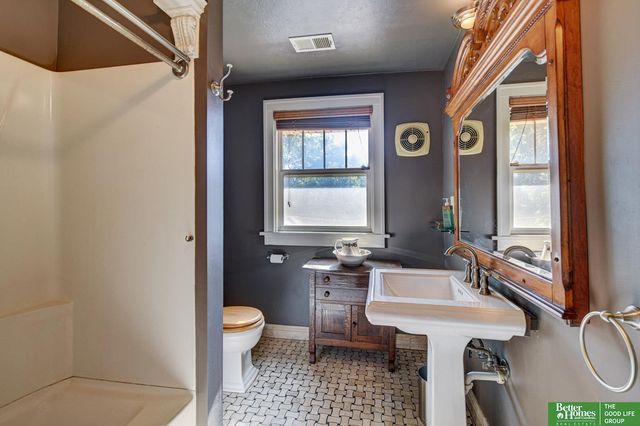 6129 Florence Boulevard, Omaha, NE 68110