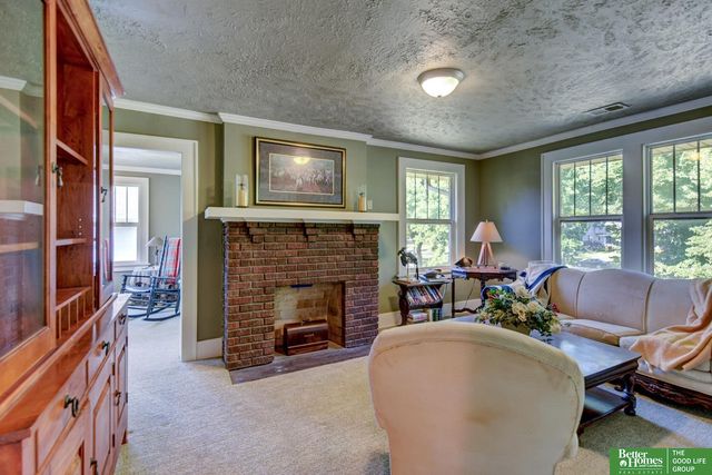 6129 Florence Boulevard, Omaha, NE 68110