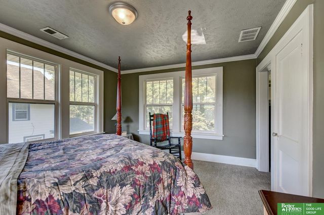 6129 Florence Boulevard, Omaha, NE 68110