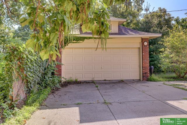 6129 Florence Boulevard, Omaha, NE 68110