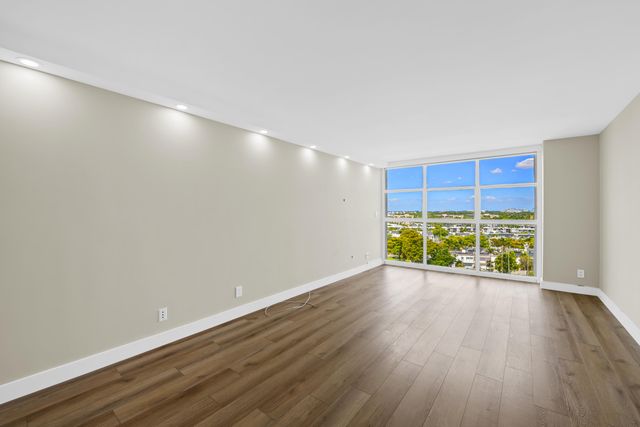 600 Parkview Drive 1029, Hallandale Beach, FL 33009