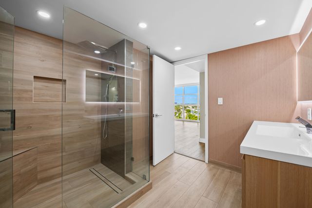 600 Parkview Drive 1029, Hallandale Beach, FL 33009