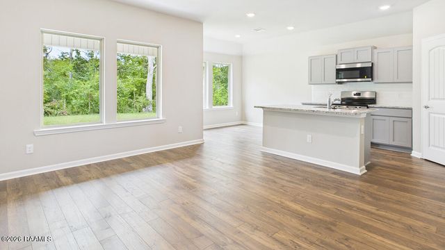 156 Cottage Cove Drive, Maurice, LA 70555