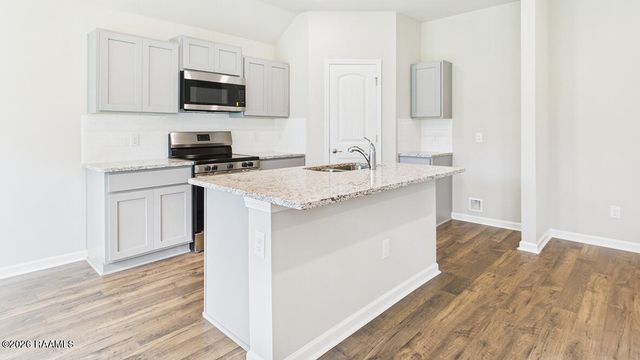 156 Cottage Cove Drive, Maurice, LA 70555