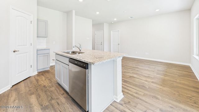 156 Cottage Cove Drive, Maurice, LA 70555