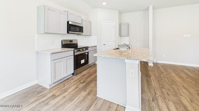 156 Cottage Cove Drive, Maurice, LA 70555