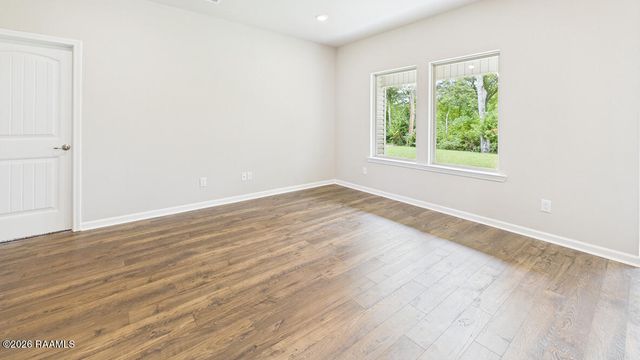 156 Cottage Cove Drive, Maurice, LA 70555