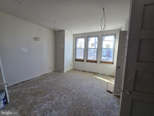 729 W ROCKLAND ST, Philadelphia, PA 19120