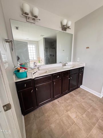 387 Fountain Grove Drive, Raeford, NC 28376