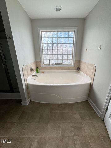 387 Fountain Grove Drive, Raeford, NC 28376