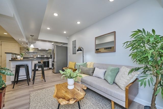 161 Hancock B, Cambridge, MA 02139