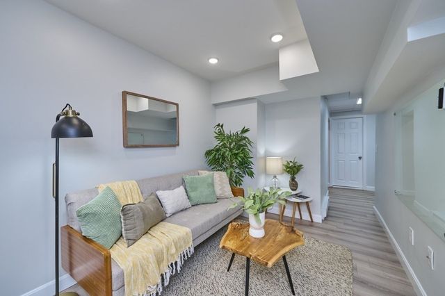 161 Hancock B, Cambridge, MA 02139