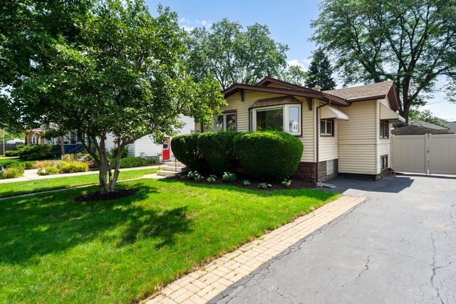 1087 Rose Avenue, Des Plaines, IL 60016